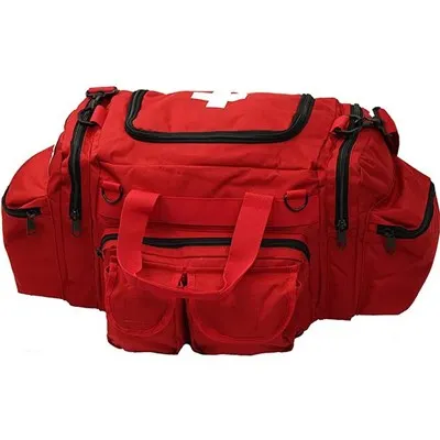 طبی ماہرین کندھے کا بیگ لے جاتے ہیں۔